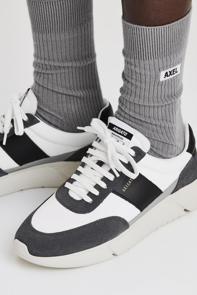 Axel Arigato Cinza Escuro Branco Preto Genesis Vintage Runner