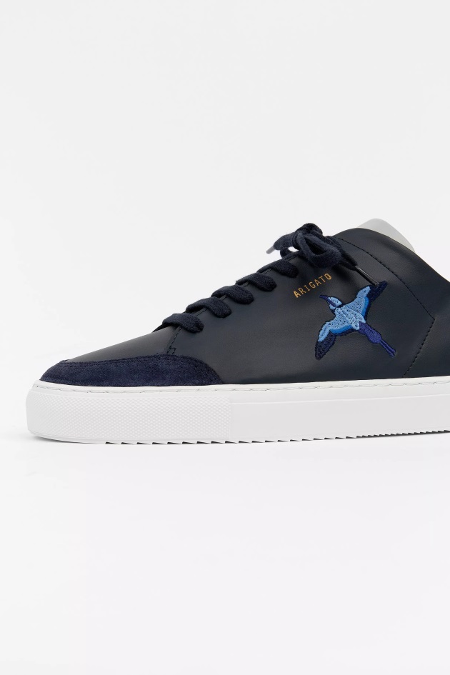 Clean 90 Triple Bee Bird Navy Axel Arigato
