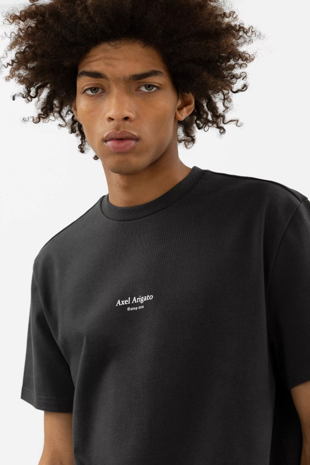 Camiseta Com Logotipo De Foco Axel Arigato Preto Desbotado