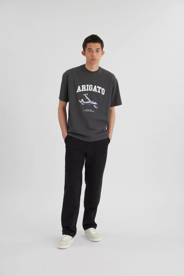 Axel Arigato Camiseta Preta Desbotada Voyage