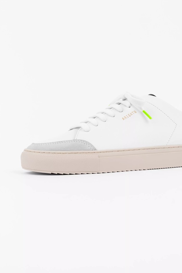 Clean 90 Triplo Laranja Neon Axel Arigato