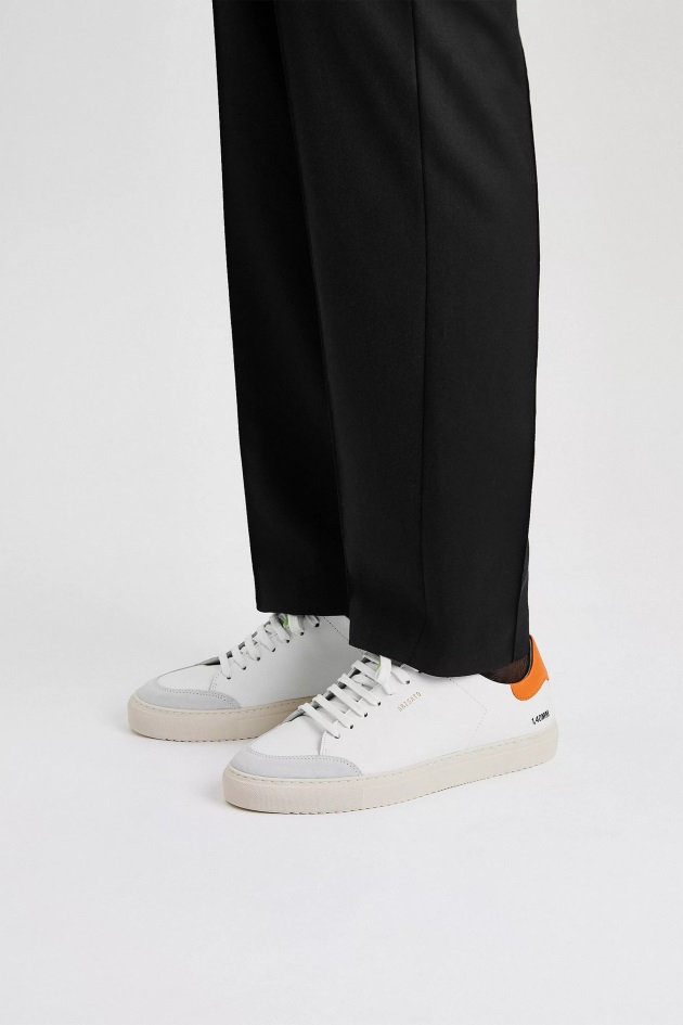 Clean 90 Triplo Laranja Neon Axel Arigato