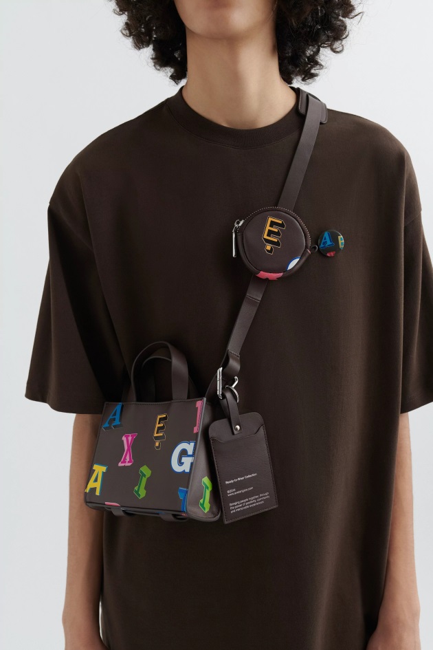 Bolsa De Couro Trait Monogram Marrom Escuro Axel Arigato