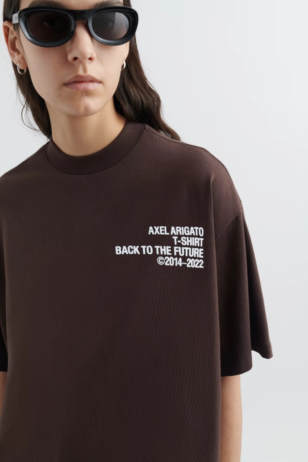 Camiseta Era Axel Arigato Marrom Escuro